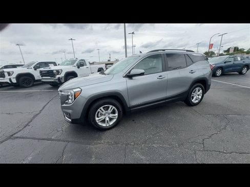 Certified 2023 GMC Terrain SLE w/ Driver Convenience Package FWD image 4