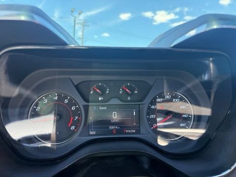 Used 2020 Chevrolet Camaro LT RWD image 15