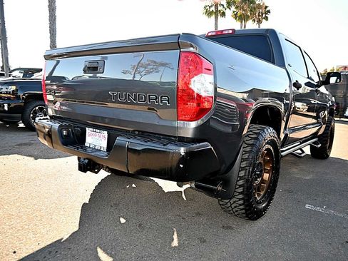 Used 2017 Toyota Tundra SR5 w/ SR5 Upgrade Package AWD/4WD image 8