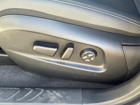 New 2025 VinFast VF 8 Plus image 26