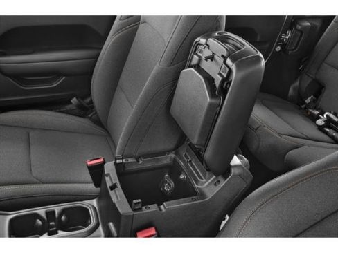 Used 2026 Jeep Wrangler Unlimited Sahara AWD/4WD image 16