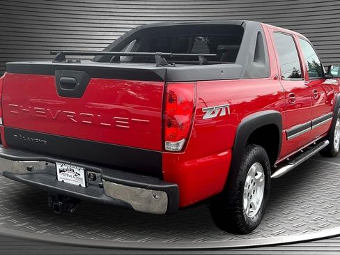 Used 2005 Chevrolet Avalanche Z71 w/ Sun And Sound Package AWD/4WD image 6