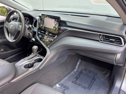 Used 2021 Toyota Camry LE FWD image 13