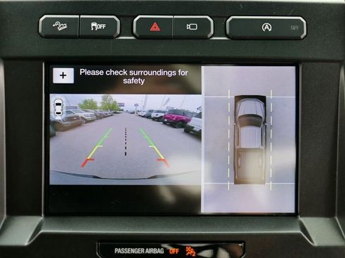 Used 2018 Ford F150 Platinum w/ Equipment Group 701A Luxury image 22