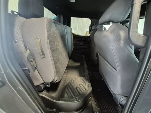 Used 2024 Toyota Tacoma SR AWD/4WD image 17