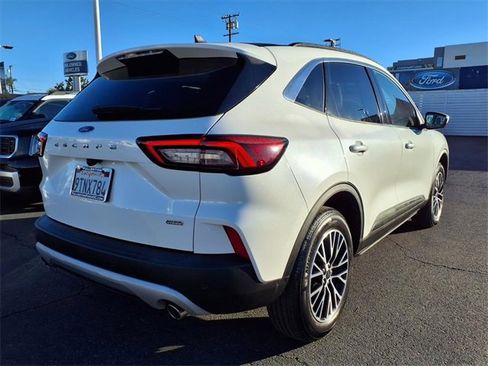 Used 2024 Ford Escape SE image 21