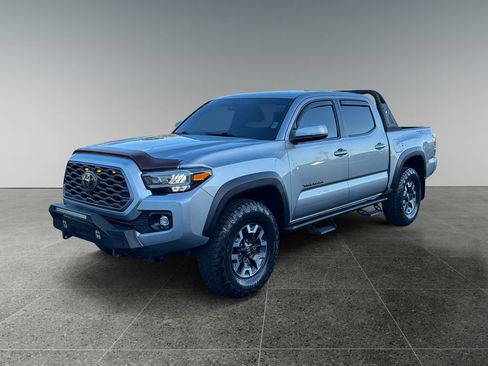 Used 2023 Toyota Tacoma TRD Off-Road w/ TRD Premium Off Road Package image 3
