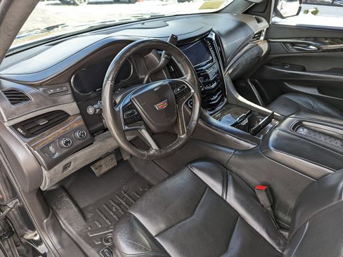 Used 2016 Cadillac Escalade Platinum image 13