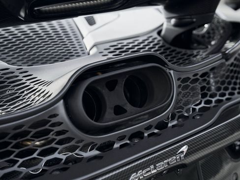 Used 2024 McLaren 750S image 20