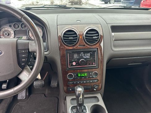 Used 2008 Ford Taurus X Eddie Bauer image 10