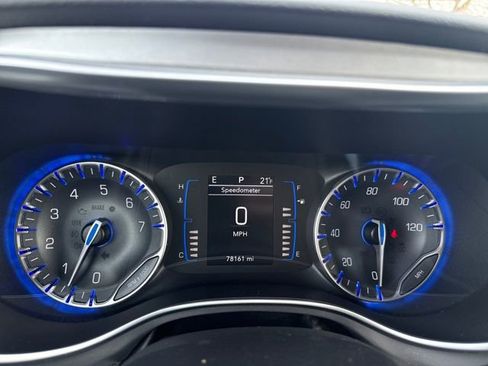 Used 2018 Chrysler Pacifica Touring-L w/ Premium Audio Group image 27