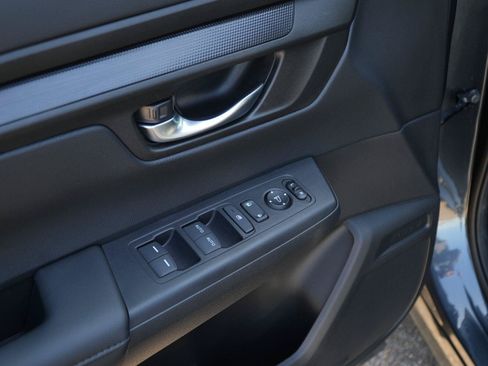 Used 2025 Honda CR-V EX image 14