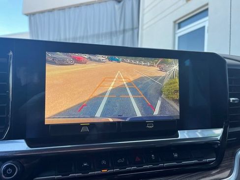 Used 2022 Chevrolet Silverado 1500 RST AWD/4WD image 15