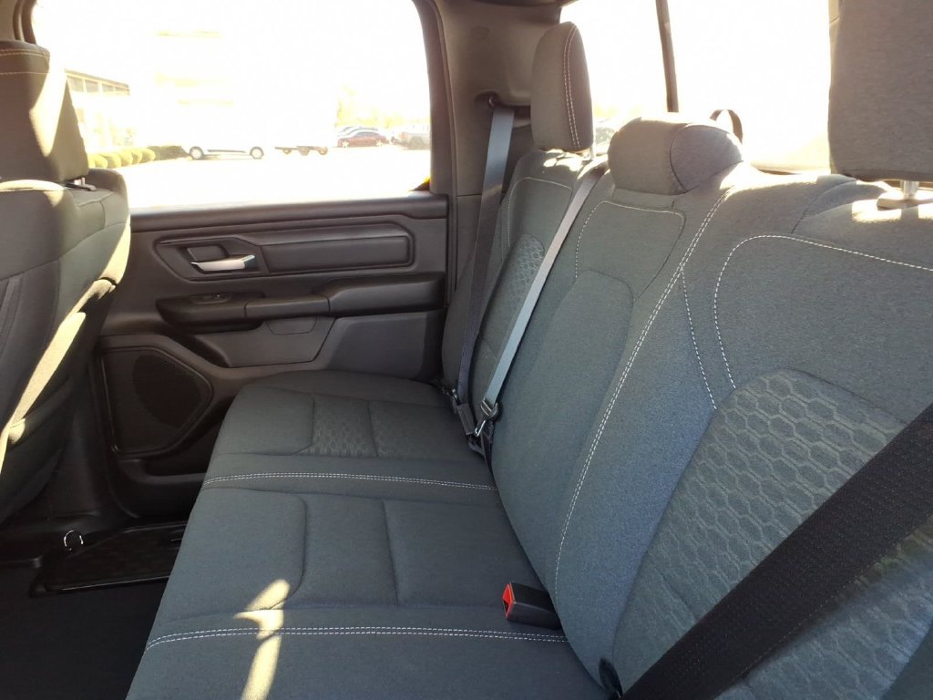 New 2027 RAM 1500 Express AWD/4WD image 12