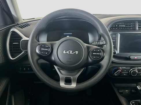 Used 2025 Kia Soul LX w/ LX Technology Package FWD image 18