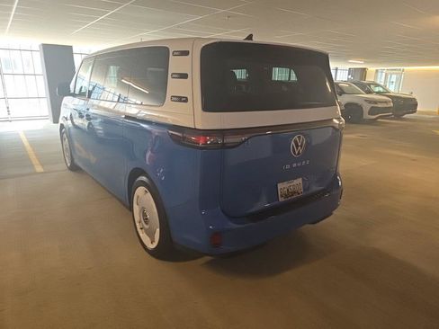 Used 2025 Volkswagen ID. Buzz 1st Edition AWD/4WD image 9