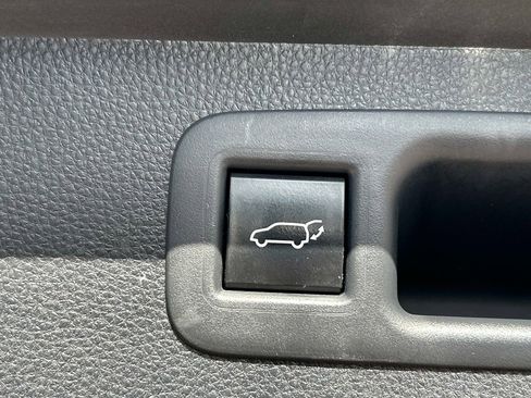 Used 2022 Toyota Highlander XLE image 14