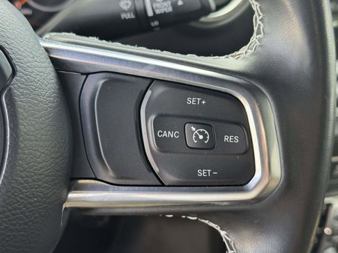Used 2022 Jeep Wrangler Unlimited Sahara w/ LED Lighting Group AWD/4WD image 20
