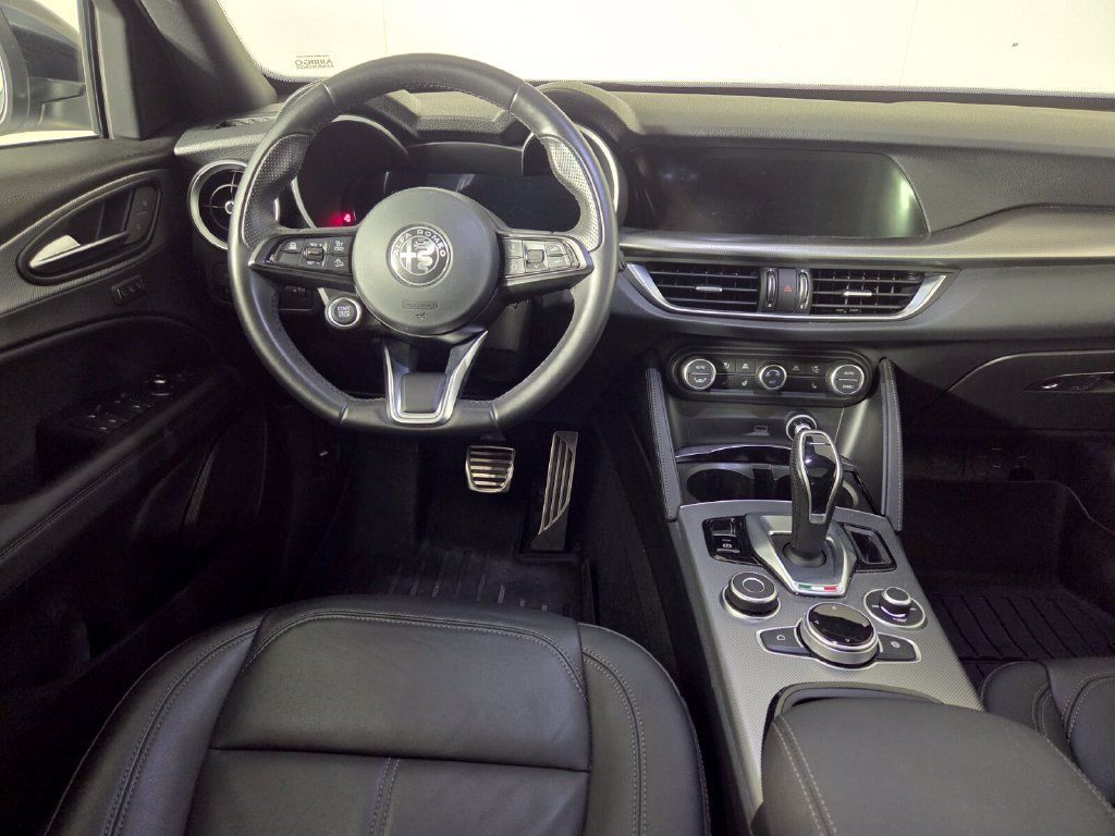 Used 2024 Alfa Romeo Stelvio Ti AWD/4WD image 25