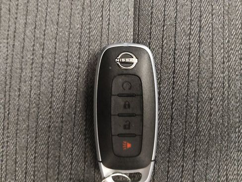 Used 2023 Nissan Rogue SV FWD image 32