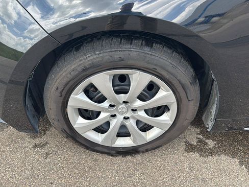 Used 2024 Toyota Corolla LE FWD image 9