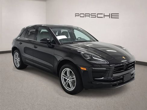 Certified 2023 Porsche Macan AWD/4WD image 8