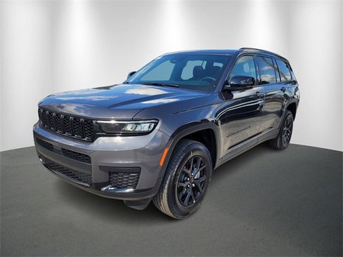 New 2025 Jeep Grand Cherokee L Altitude image 2