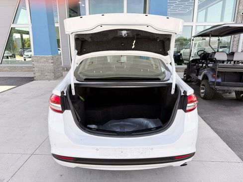 Used 2018 Ford Fusion SE w/ Equipment Group 602A FWD image 36