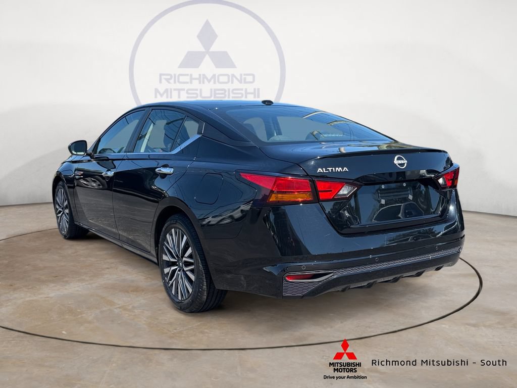 Used 2025 Nissan Altima 2.5 SV FWD image 5