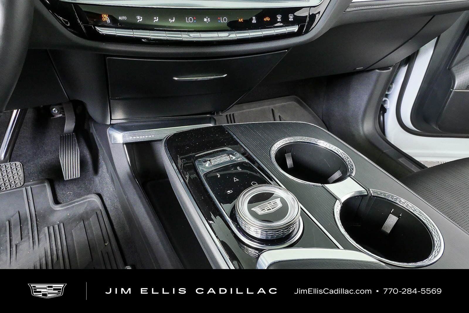 Used 2024 Cadillac Lyriq Luxury AWD/4WD image 17