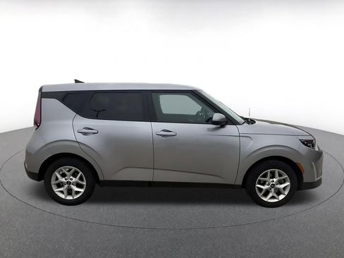 Used 2024 Kia Soul LX w/ Option Group 015 FWD image 16