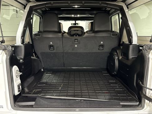 Used 2021 Jeep Wrangler Unlimited Sahara image 24