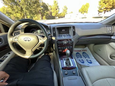 Used 2012 INFINITI G37 Journey w/ Premium Pkg image 16