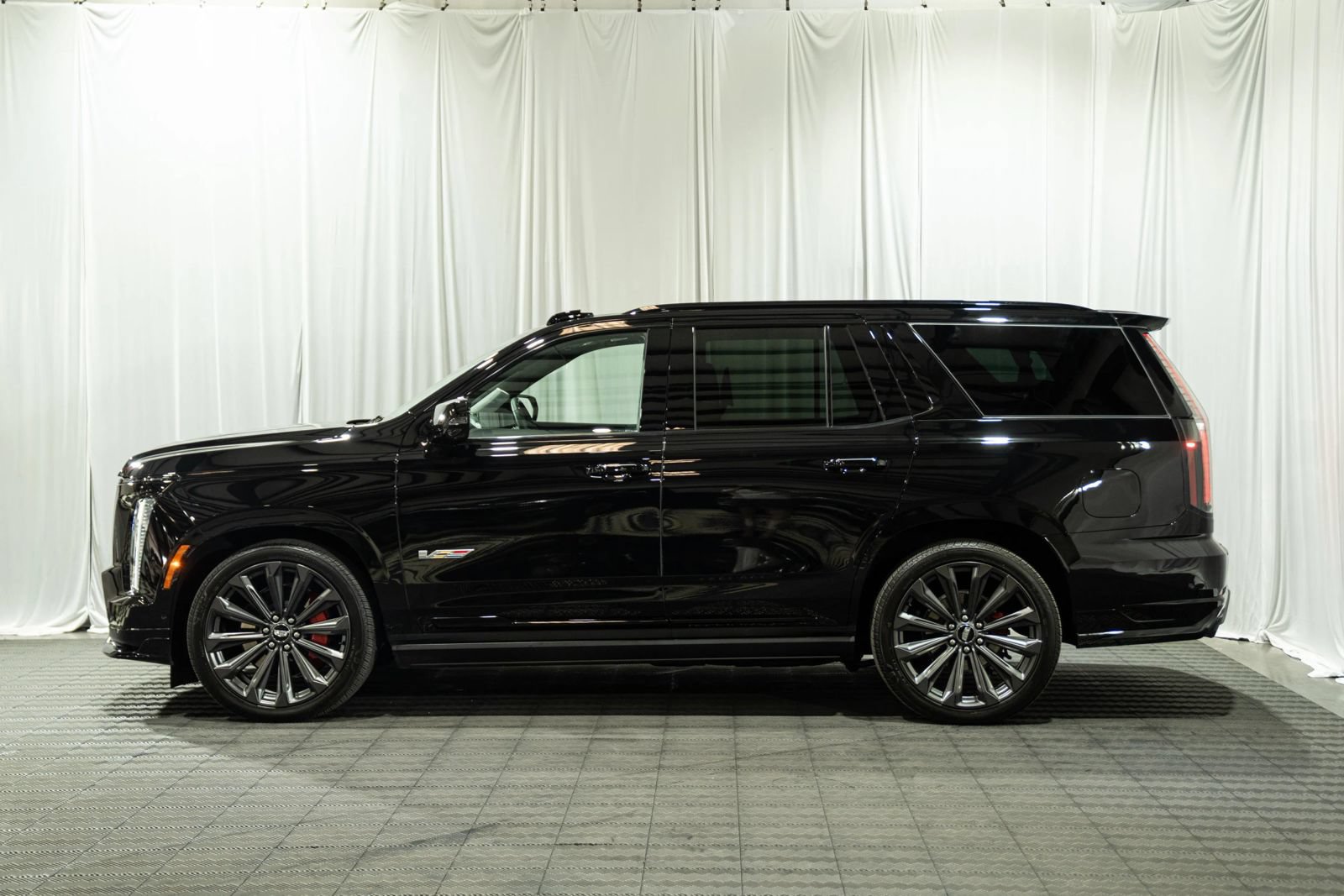 Used 2026 Cadillac Escalade V AWD/4WD image 4