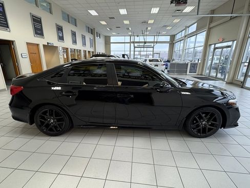 Used 2023 Honda Civic Sport image 8