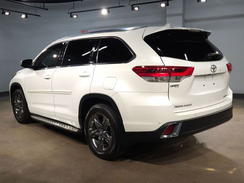 Used 2017 Toyota Highlander Limited Platinum image 5