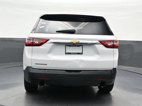 Used 2021 Chevrolet Traverse LS FWD image 4