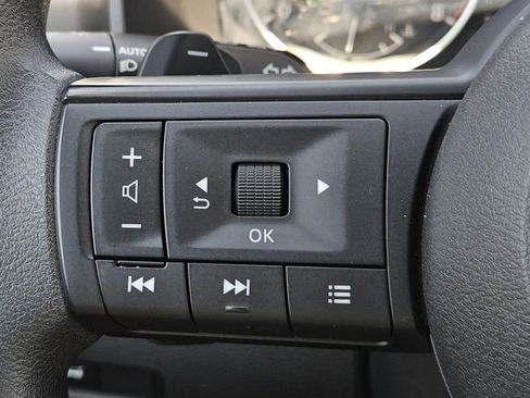 Used 2024 Nissan Rogue SV image 18