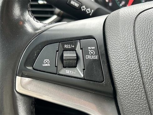 Used 2020 Chevrolet Trax LT w/ Driver Confidence Package image 32