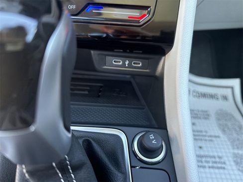 New 2025 Volkswagen Jetta SE image 33