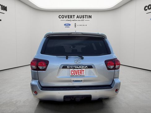 Used 2021 Toyota Sequoia Limited w/ Safety & Convenience Package AWD/4WD image 4