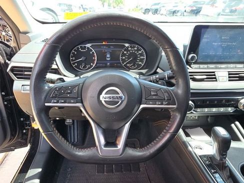 Used 2022 Nissan Altima 2.5 SR w/ Midnight Edition Package FWD image 15