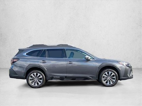 Used 2025 Subaru Outback Touring XT image 4