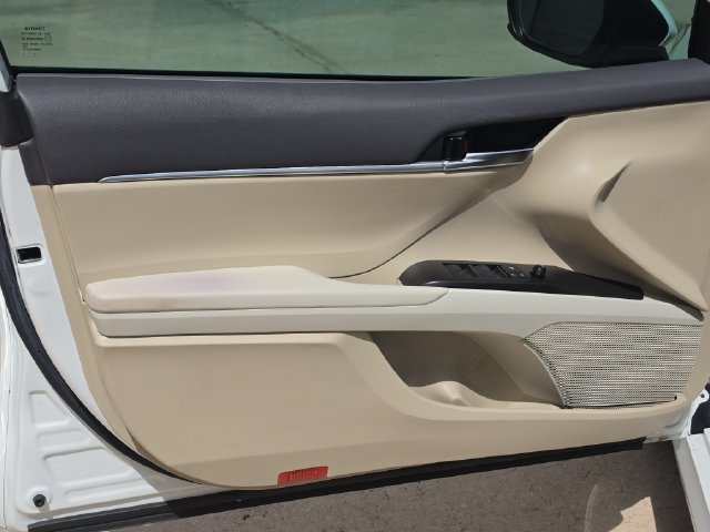 Used 2021 Toyota Camry LE FWD image 17