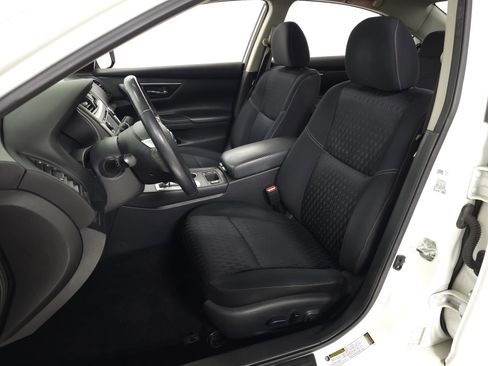 Used 2017 Nissan Altima 2.5 SV w/ Convenience Package image 13