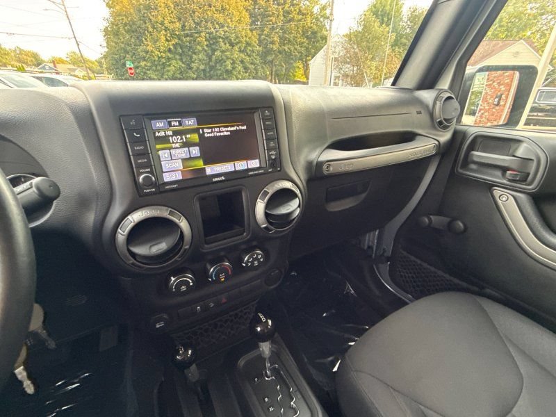 Used 2016 Jeep Wrangler Unlimited Sport w/ Connectivity Group AWD/4WD image 24