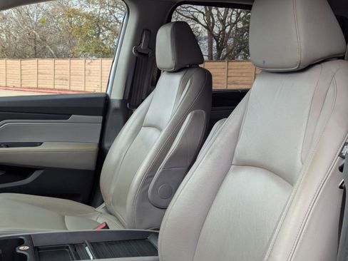 Used 2024 Honda Odyssey EX-L image 12