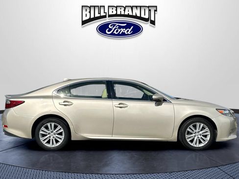 Used 2015 Lexus ES 350 w/ Premium Package FWD image 2