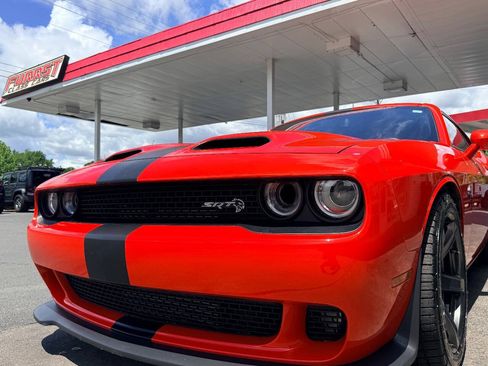 Used 2019 Dodge Challenger SRT Hellcat Redeye RWD image 15