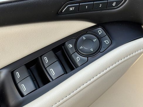 Used 2020 Buick Enclave Premium w/ Sun and Sites Package image 33